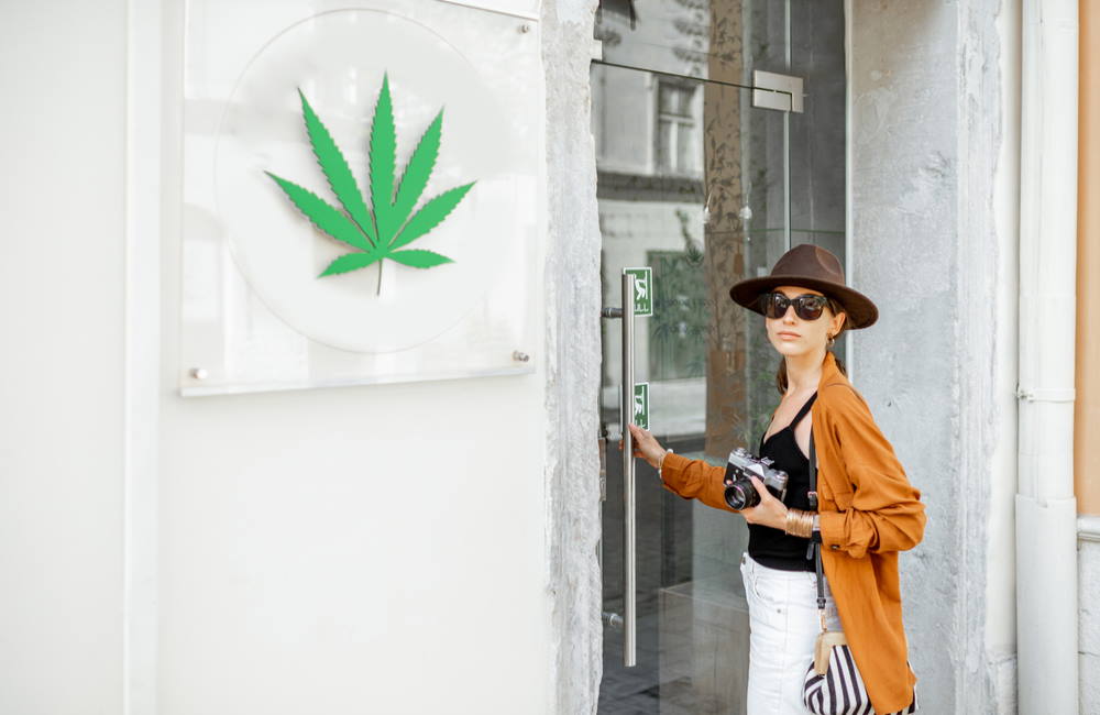 Tips For Your First Trip to a Cannabis Dispensary | What to Bring With You