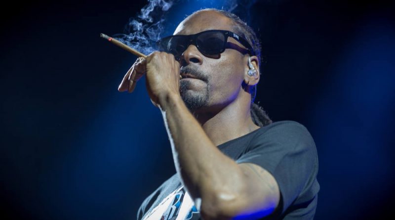 Snoop Dogg Gets Into the Cannabis Snacks Business With Snazzle Os
