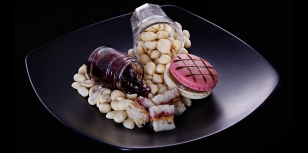 madame munchie peanut butter jelly macaron plate